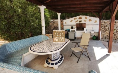 Spacious villa with guest apartment within short distance of the center of Altea la Vella.